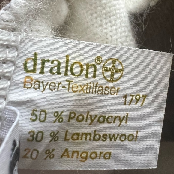 Vtg Mamut Moden Lambswool Angora Blend Mock Neck Sweater Made in Germany 44 (12) - Picture 12 of 12